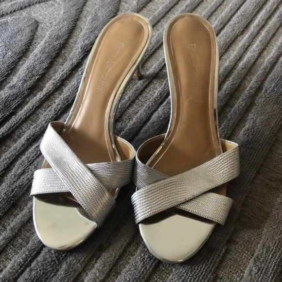 Enzo Angiolini Silver Sandals - Picture 1 of 2